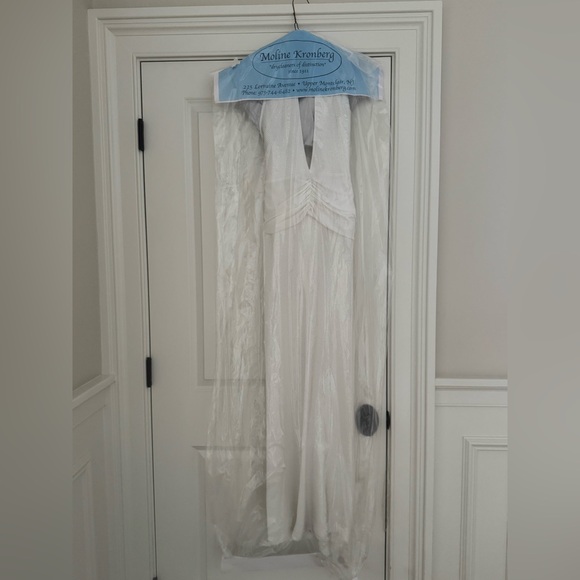 Plunging white sequin gown with halter neck and open back, XS - Picture 6 of 7